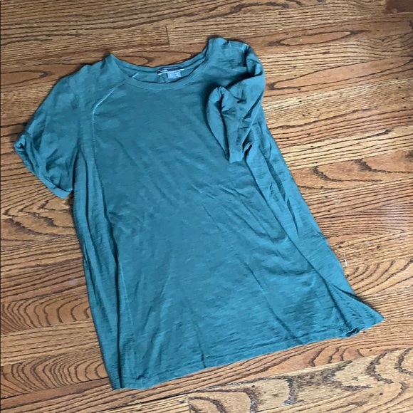 Vince Tops - Cute and roomy Vince t-shirt